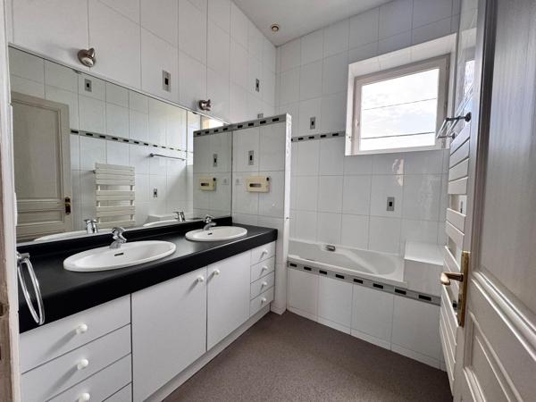 Maison 7 pièces de 197 m² à Anse