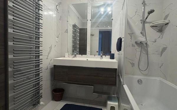 Appartement à louer    5 pièces • 94,13 m2 Paris 19