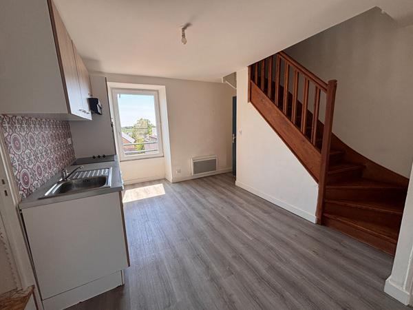 A LOUER - Appartement en duplex type 2 à SAINT MEEN LE GRAND