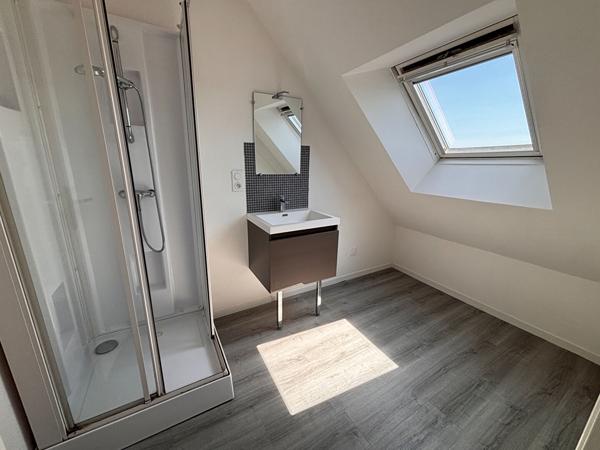 A LOUER - Appartement en duplex type 2 à SAINT MEEN LE GRAND