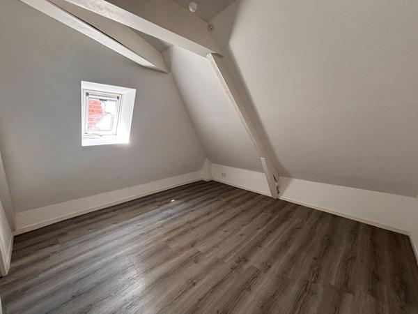 A LOUER - Appartement en duplex type 2 à SAINT MEEN LE GRAND
