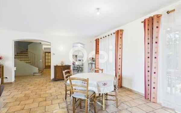 Maison à vendre    7 pièces •  Fayence