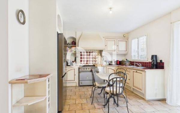 Maison à vendre    7 pièces •  Fayence