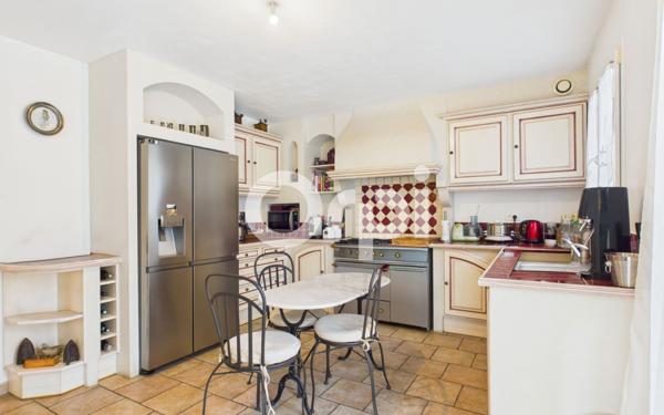 Maison à vendre    7 pièces •  Fayence