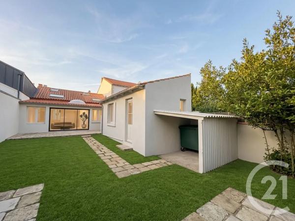 Maison à vendre  4 pièces - 105 m 2   LA ROCHELLE  - 17