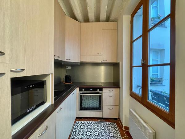 Magnifique duplex à Bastille avec charme de l'ancien