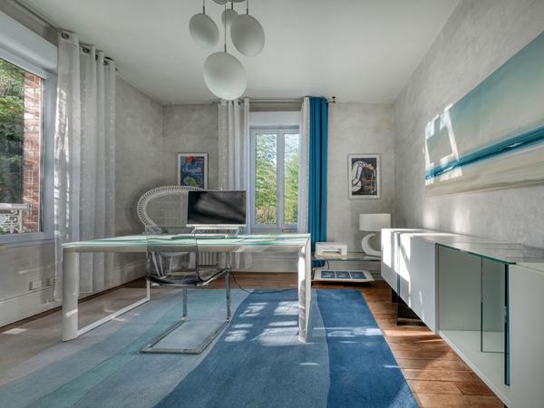 Maison rénovée avec terrasse et jardin dans le centre-ville de Dourdan.