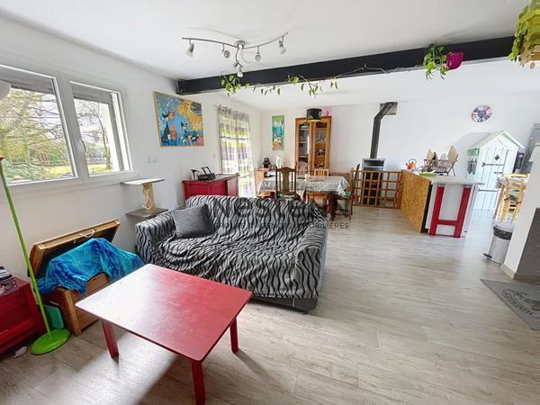 Maison 5 pièces familiale rénovée au calme à THEIX-NOYALO