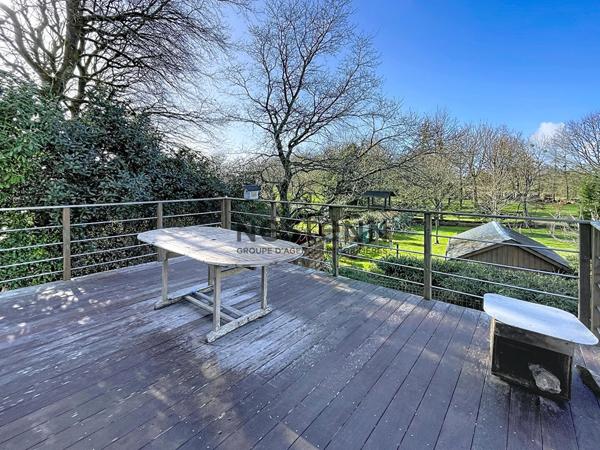 Maison 5 pièces familiale rénovée au calme à THEIX-NOYALO