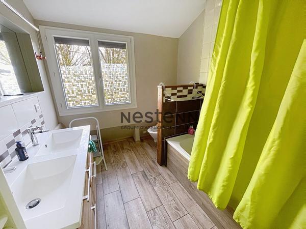 Maison 5 pièces familiale rénovée au calme à THEIX-NOYALO