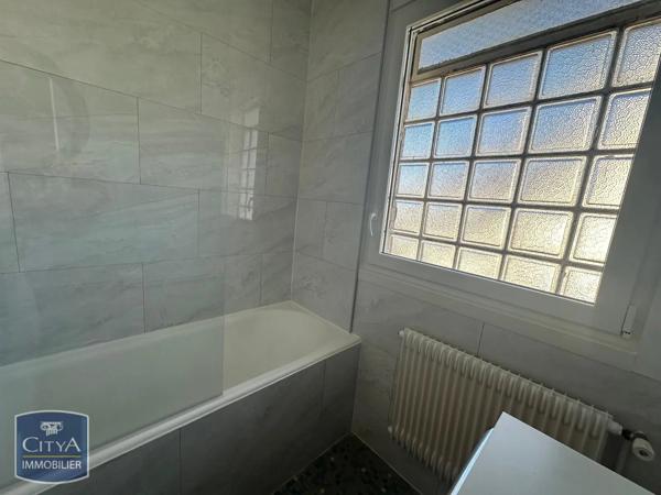 Appartement à louer 3 pièces 74.12m² Brive-la-Gaillarde (19100)