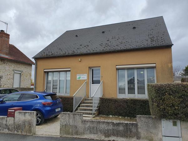 Location Local commercial225 m² - PITHIVIERS (45300)
