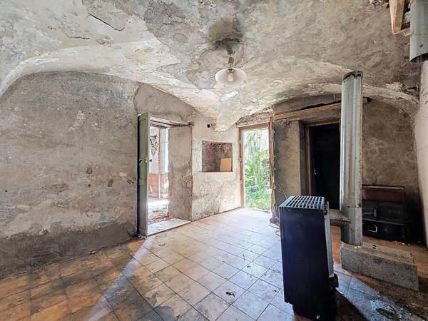 ? NOUVEAUTÉ À GRAISSESSAC (34260) – Maison de village à fort potentiel avec terrasse, jardinet et garage – À rénover entièrement