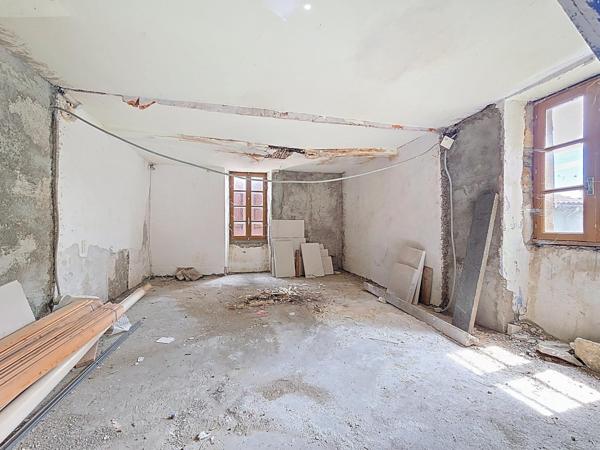 ? NOUVEAUTÉ À GRAISSESSAC (34260) – Maison de village à fort potentiel avec terrasse, jardinet et garage – À rénover entièrement