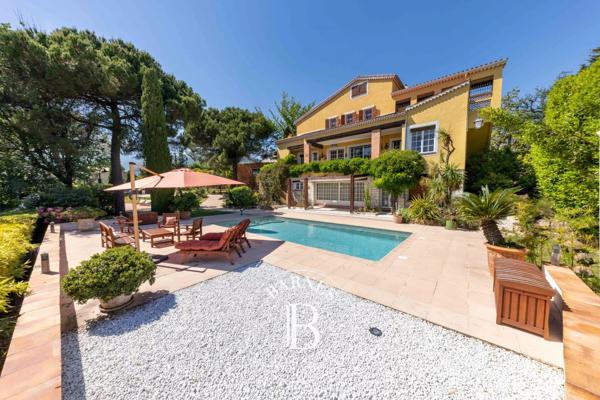 Vence, Villa 8 Chambres -  366 m² à vendre