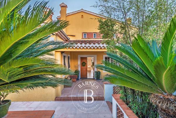 Vence, Villa 8 Chambres -  366 m² à vendre