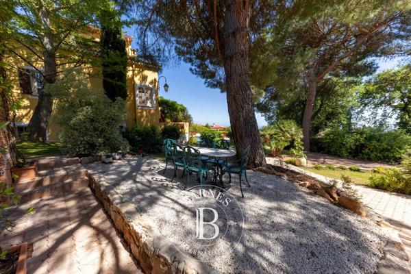 Vence, Villa 8 Chambres -  366 m² à vendre