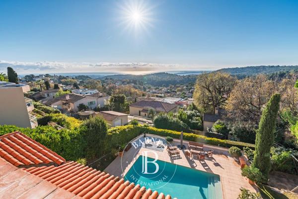 Vence, Villa 8 Chambres -  366 m² à vendre