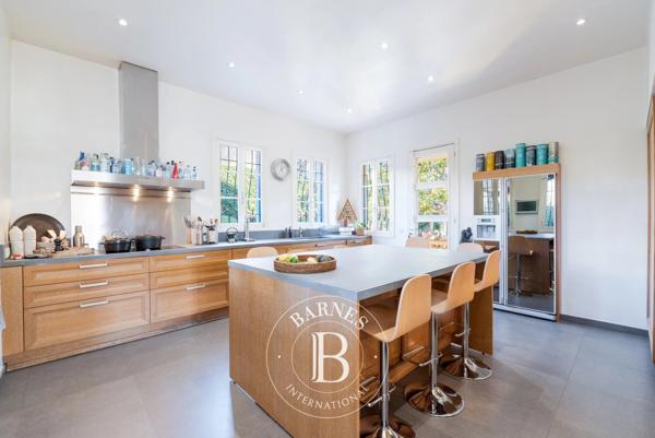 Vence, Villa 8 Chambres -  366 m² à vendre