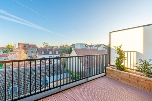 Maison d'architecte exceptionnelle 5 pièces à 5 minutes à pied de la ligne 7