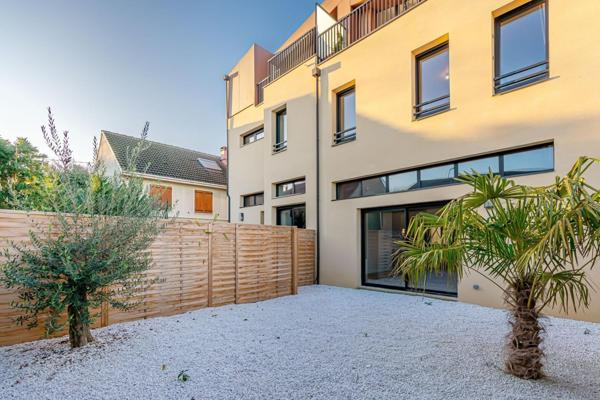 Maison d'architecte exceptionnelle 5 pièces à 5 minutes à pied de la ligne 7