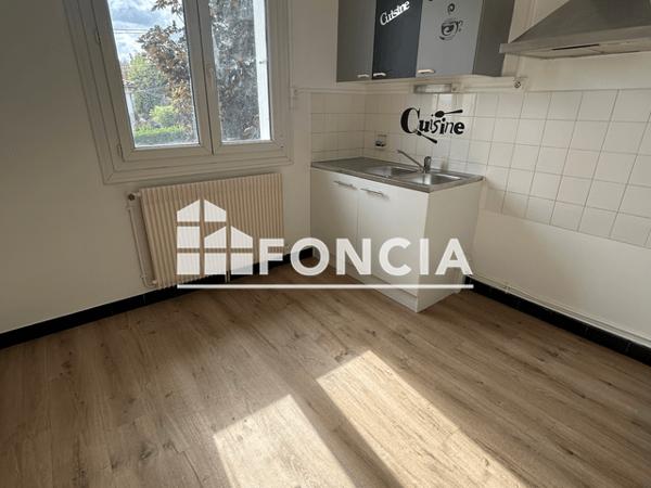 Location Maison 3 pièces 75 m² - Niort 79000