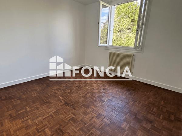 Location Maison 3 pièces 75 m² - Niort 79000