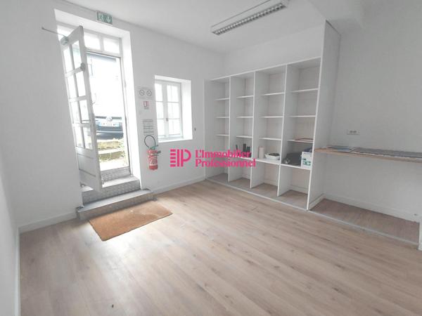 BUREAUX - 89 M2 - QUIMPER CENTRE