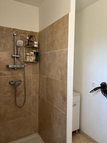 L'Isle-sur-la-Sorgue (84800) À vendre – Appartement T2 avec terrasse