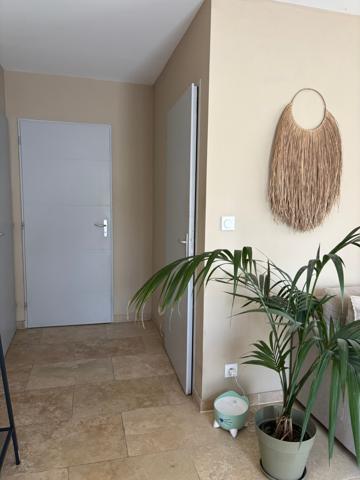 L'Isle-sur-la-Sorgue (84800) À vendre – Appartement T2 avec terrasse