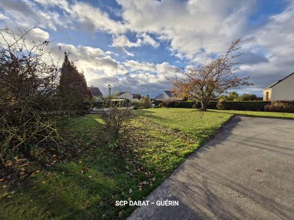 Fonds et/ou murs commerciaux à vendre à Isigny-le-Buat dans la Manche (50540), ref : 8448