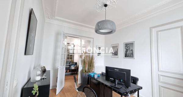 Location Local commercial 85 m² - Paris 75003