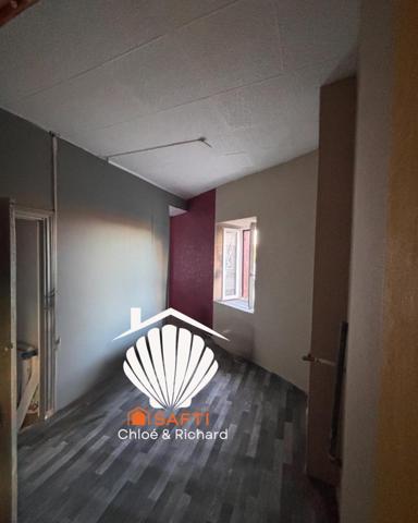 Petite maison de bourg avec écurie & grange – à finir de rénover