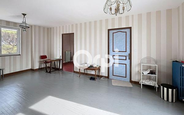 Maison à vendre    6 pièces • 240 m2 Brive-la-Gaillarde