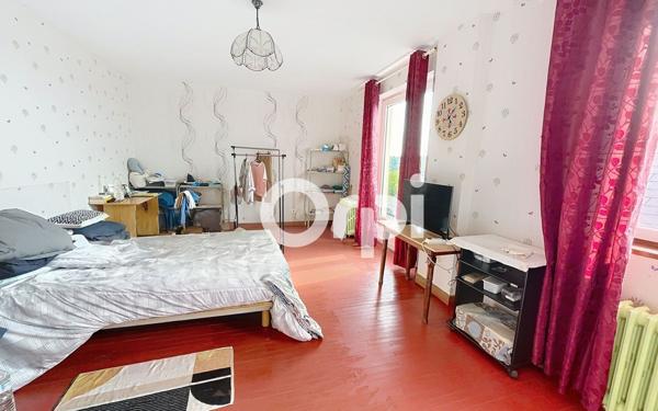 Maison à vendre    6 pièces • 240 m2 Brive-la-Gaillarde