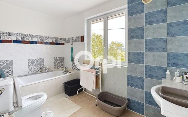 Maison à vendre    6 pièces • 240 m2 Brive-la-Gaillarde