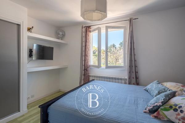 La Tour-de-Salvagny, Maison 5 Chambres -  275 m² à vendre