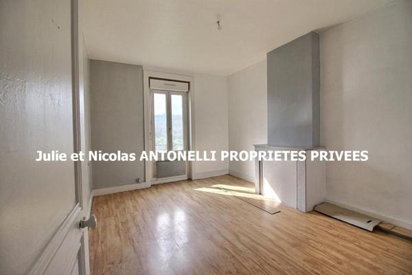 La FOUILLOUSE 42480  Maison des années 30, 4 chambres, garage, sur 900m² de terrain