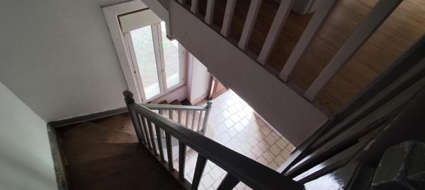 La FOUILLOUSE 42480  Maison des années 30, 4 chambres, garage, sur 900m² de terrain