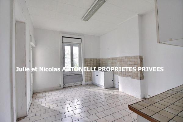 La FOUILLOUSE 42480  Maison des années 30, 4 chambres, garage, sur 900m² de terrain