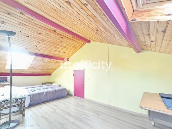 Maison
         6 pièces
        - 125 m² Exclusivité 250 000 € *
