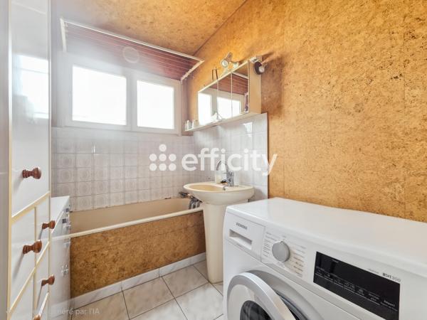 Maison
         6 pièces
        - 125 m² Exclusivité 250 000 € *