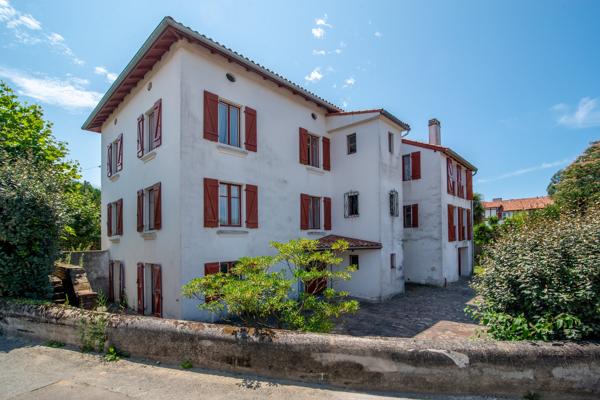 Immeuble à rénover à BIDART (64210)