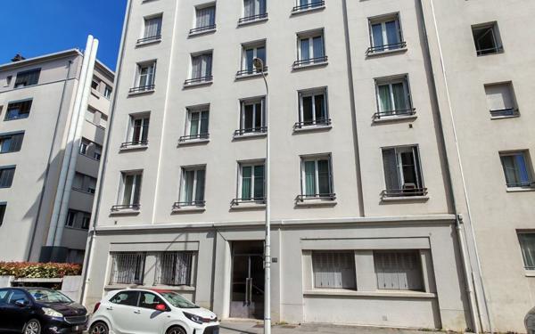 Appartement à vendre    2 pièces • 38,46 m2 Lyon 3