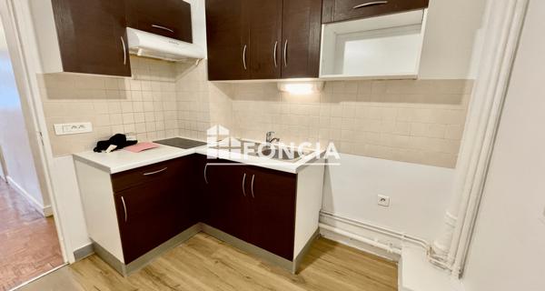 Location Studio 30.51 m² - Paris 75014