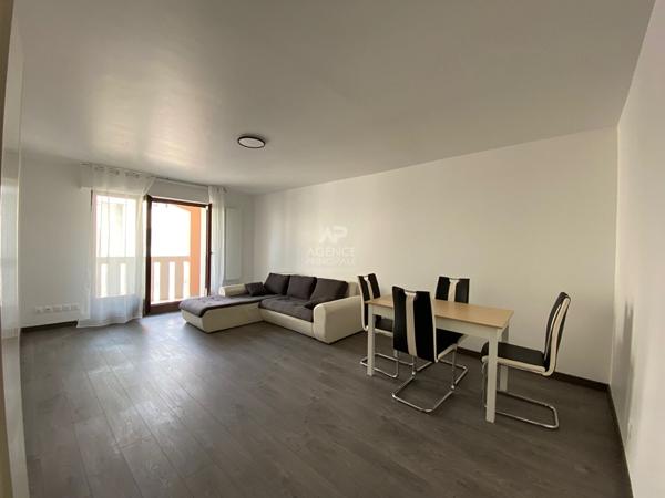 Appartement Cergy 3 pièce(s) 66.93 m2 Loyer 1 290 €/mois charges comprises **  - Référence  MG11287