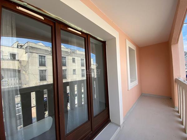 Appartement Cergy 3 pièce(s) 66.93 m2 Loyer 1 290 €/mois charges comprises **  - Référence  MG11287