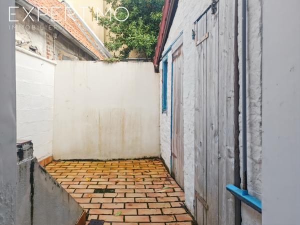 Rue (80120) Immeuble actuellement SOUS COMPROMIS : Immeuble en centre-ville de Rue – Baie de Somme