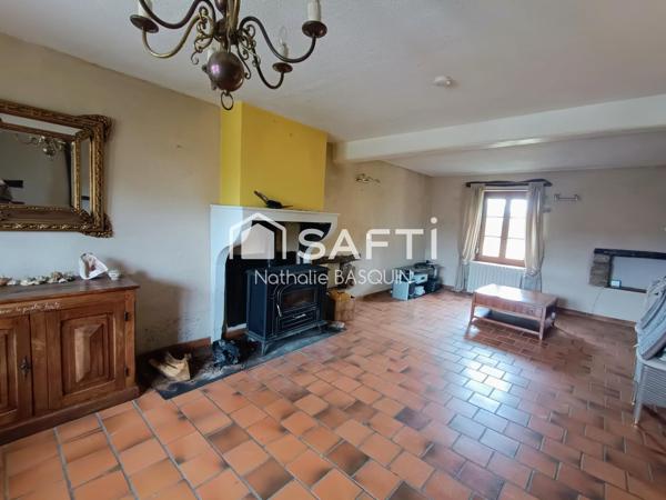 Maison en pierre de caractère 213 m2 avec piscine.