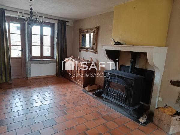 Maison en pierre de caractère 213 m2 avec piscine.